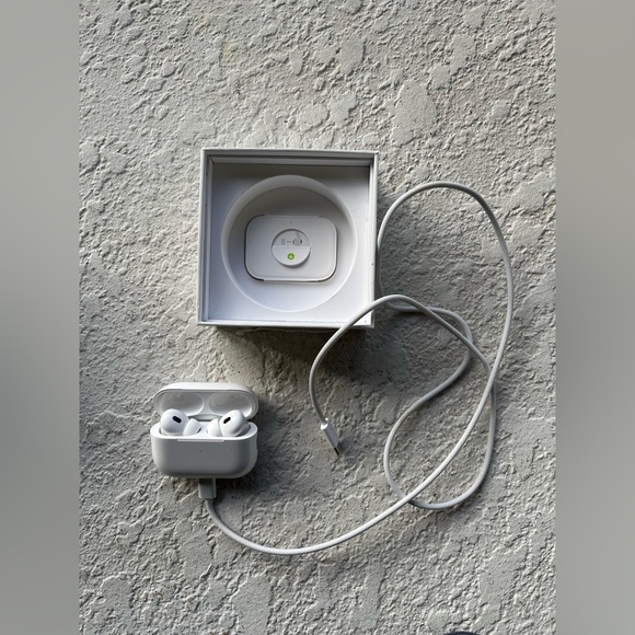 AirPods Pro 2 Never Used Only Made Sure That Work Will Not Give Serial #per Appl - Picture 2 of 4